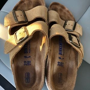Lightly worn Birkenstock Arizona Soft Footbed